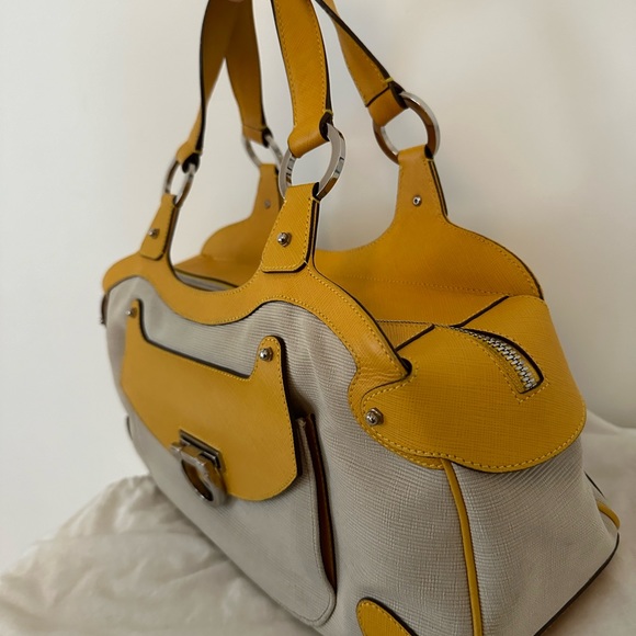 Salvatore Ferragamo summer satchel in great pre-owned condition - Picture 5 of 16